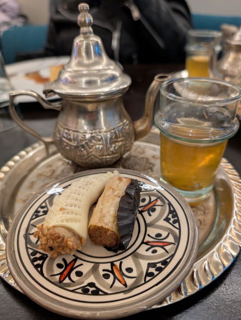 Service du thé à la menthe, théière en argent